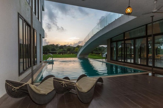 4BHK Villa with Infinity pool in Kihim
