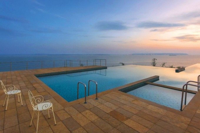 A Luxurious Villa with a Pool at Donapaula