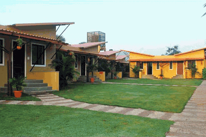 Farm Cottages & Royal Tents